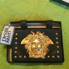 値下げ⭐️ヴェルサーチ レザー小物入れのサムネイル