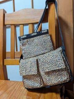 未使用美品　レスポートサック　アニマル柄ショルダーバッグ　ポーチ付のサムネイル