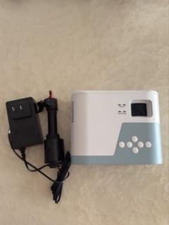 YOWHICK ミニプロジェクター DP02B 本体のサムネイル