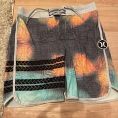【ぱる様専用】Hurley phantom 水着　サーフパンツのサムネイル