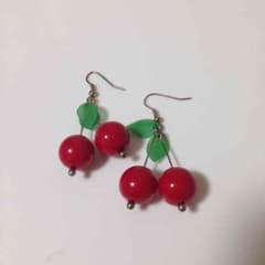 チェリー ピアスのサムネイル