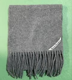 Acne Studios グレー フリンジマフラー - メルカリ