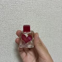 q*u様 ラブリースイート シックスティーン香水のサムネイル