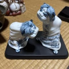 青白い陶器の獅子舞2体セット - メルカリ