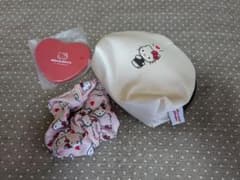 【otona sweet付録】ハローキティ ポーチ・シュシュ・ミラーセットのサムネイル
