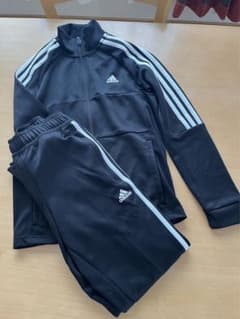 adidas アディダス　キッズ150センチ　上下セットアップジャージのサムネイル