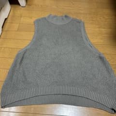 LASUD ニットベスト グレーのサムネイル