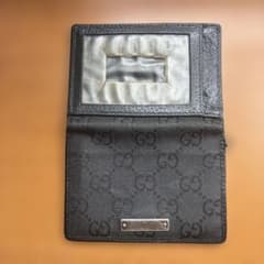 ぴーたん様専用です⭐︎Gucci ブラック レザー パスケースのサムネイル