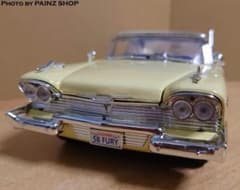 1/18 プリムスフューリー 1958 ライトイエロー ダイキャスト製ミニカー 1/18 プリムスフューリー 1958 ライトイエロー ダイキャスト製ミニカー