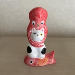 郷土玩具 相良人形 猫に蛸 オッドアイ 相良人形 鯛乗り猫に蛸 ブチ猫オッドアイ 土人形 - メルカリ