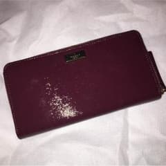 新品 ケイトスペード アメリカ直営店で購入 長財布 チャック ボルドー 正規品のサムネイル