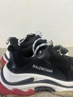 BALENCIAGA triplesのサムネイル
