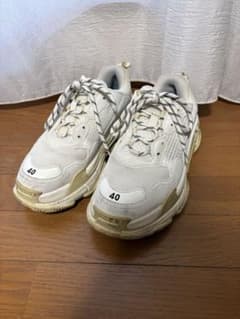 BALENCIAGA Triple S 40のサムネイル