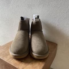 アグ  UGG ムートンブーツ　新品7のサムネイル