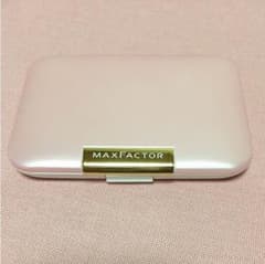 ファンデーション  コンパクトのサムネイル