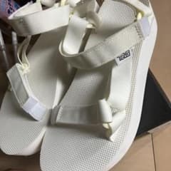 Teva 白 厚底サンダルのサムネイル