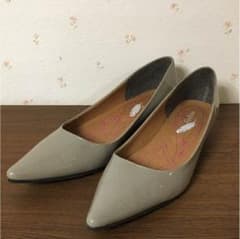 パンプス グレーエナメルのサムネイル