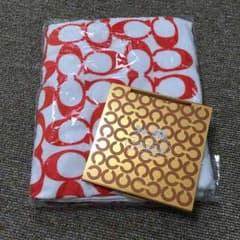 まこちゃん様専用 新品 コーチタオルと鏡のサムネイル