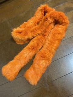 【値下げ！】ふわふわフェイクファーのロングマフラー　毛皮風のサムネイル