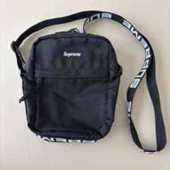 Supreme ショルダーバッグ ブラック ロゴストラップのサムネイル