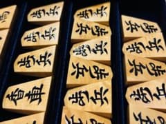 盛上駒 御蔵島黄楊 根杢 三升作 錦旗書 余り歩2枚 桐平箱付 - メルカリ
