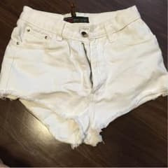 白 ハイウエストショーパンのサムネイル