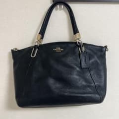 COACH ブラック レザー ハンドバッグのサムネイル