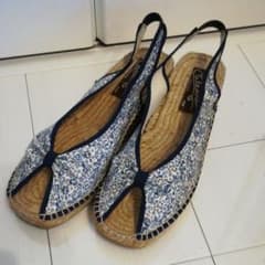 カルザノール　リバティLIBERTY　eloise柄サンダル37　23.5～24のサムネイル