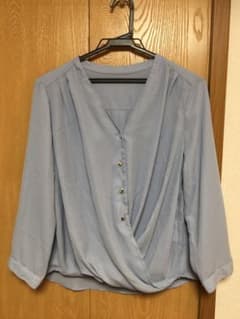 オフオン　カシュクールブラウス ソフトブルー　Lのサムネイル