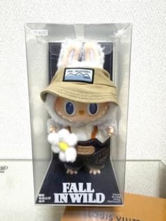 POPMART LABUBU FALL IN WILDのサムネイル