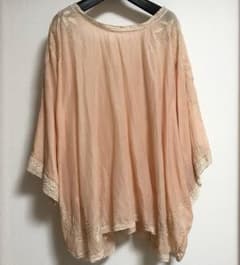cuccia クチャ 刺繍トップスのサムネイル