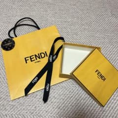 FENDI ショップ袋.箱.リボンのサムネイル