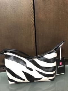 最終値下げBIOLINAショルダーバック新品未使用。のサムネイル
