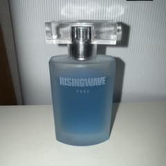 RISINGWAVE FREE オードトワレ 香水のサムネイル
