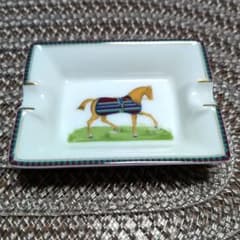専用　　　HERMÈS-PARIS 馬デザイン灰皿 専用 HERMÈS-PARIS 馬デザイン灰皿 - メルカリ
