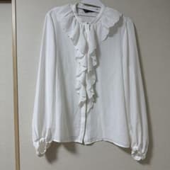 ZARA ホワイト フリルブラウス 長袖のサムネイル