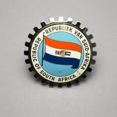 南アフリカ共和国国旗 ビンテージグリルバッジ 希少カーバッジ - メルカリ