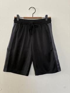 美品サイドライン ショートパンツ ブラックMサイズのサムネイル
