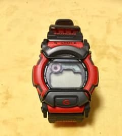 電池切れ 点検済み GーSHOC 赤/黒 ジャンク品のサムネイル
