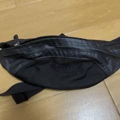 THE NORTH FACE ボディバッグ ブラックのサムネイル