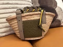 <お値下げ中>【美品】LOEWE ストロー かごバッグ small ヤシの葉のサムネイル