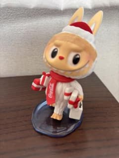お値下げしました　ラブブ　クリスマスキャラクター フィギュアのサムネイル
