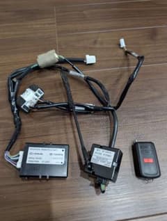 トヨタ　純正オプション　エンジンスターターのサムネイル