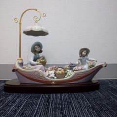 リヤドロの代表作＊「バルコ・デ・フローレス」＊専用台座付き