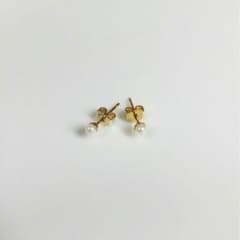 3mm 一粒パールピアス　ゴールドのサムネイル