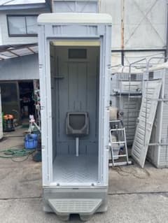 仮設トイレ　中古　清掃済み　小タイプ　扉なし。のサムネイル
