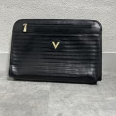 VALENTINOのサムネイル