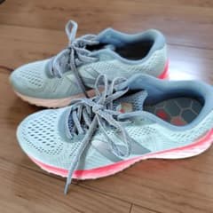 New Balance スニーカー ライトブルー ピンク　23.5cmのサムネイル