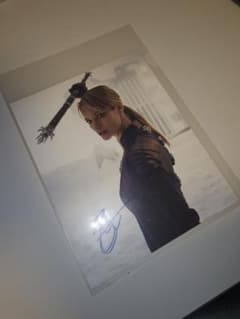 シエンナ・ギロリー バイオハザード 直筆サイン入り写真のサムネイル