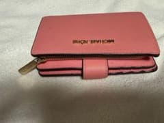 ピンク 合成皮革 二つ折り財布 MICHAEL KORSのサムネイル